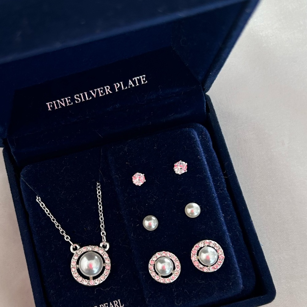 Pearl Pendant Set